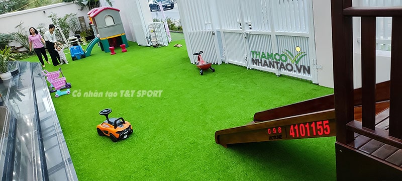 Một vài hình ảnh của dự án sân chơi cỏ nhân tạo cho trường mầm non Educare Me & Mom tại Khu Ngoại giao đoàn 1