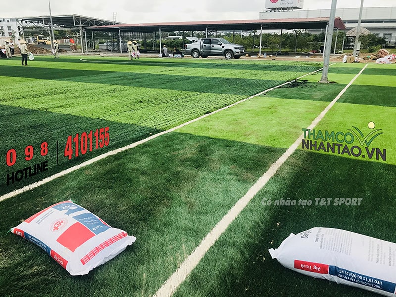 Một vài hình ảnh của dự án sân bóng đá cỏ nhân tạo tại Công ty LG Display, Khu công nghiệp Tràng Duệ, Hải Ph 4