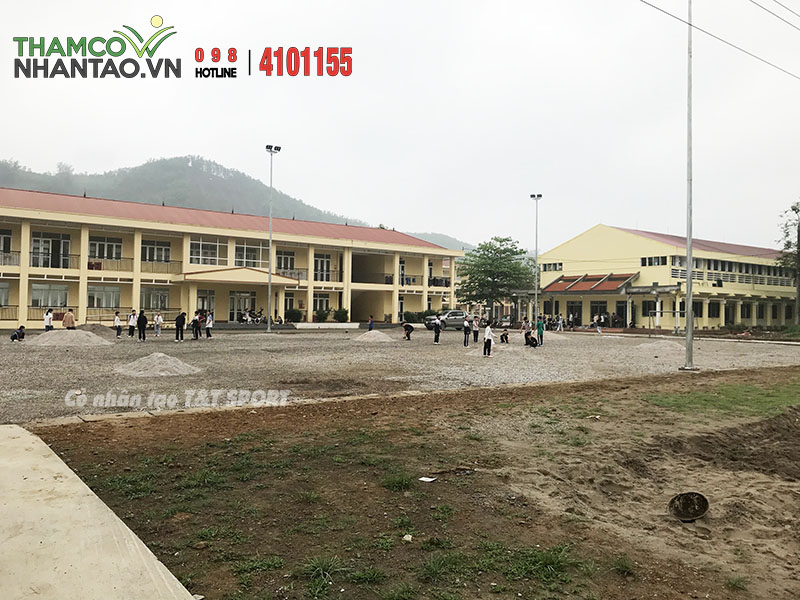 Một vài hình ảnh của dự án sân bóng đá cỏ nhân tạo tại Trường THPT dân tộc nội trú Nguyễn Bỉnh Khiêm, V 1