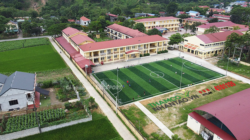 Một vài hình ảnh của dự án sân bóng đá cỏ nhân tạo tại Trường THPT dân tộc nội trú Nguyễn Bỉnh Khiêm, V 5